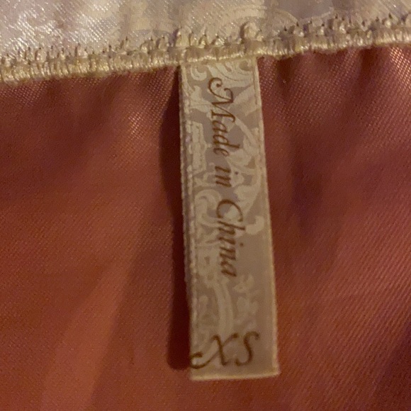 GUESS PINK PUFFER - Picture 5 of 9